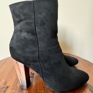 DONIA JUST FAB BLACK SUEDE BOOTS SIZE 11